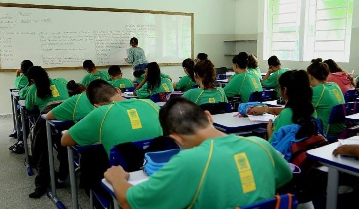Governo irá chamar 500 aprovados em concurso para atender escolas