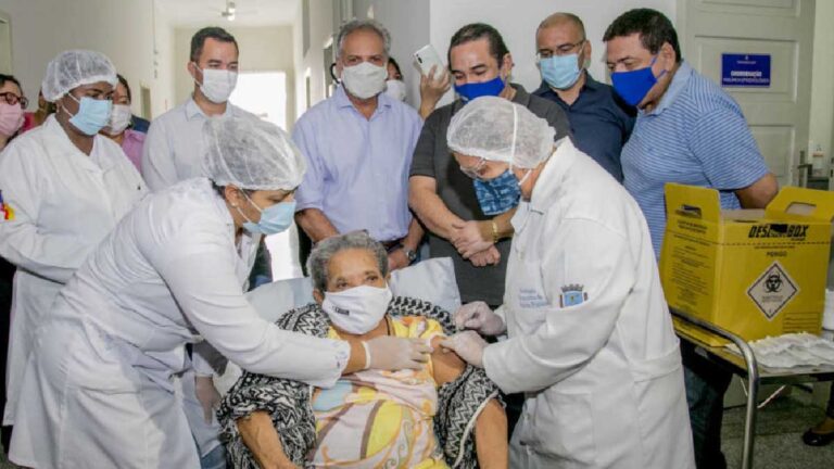 Corumbá recebe 2.768 doses de vacina e inicia primeira fase da imunização contra covid-19