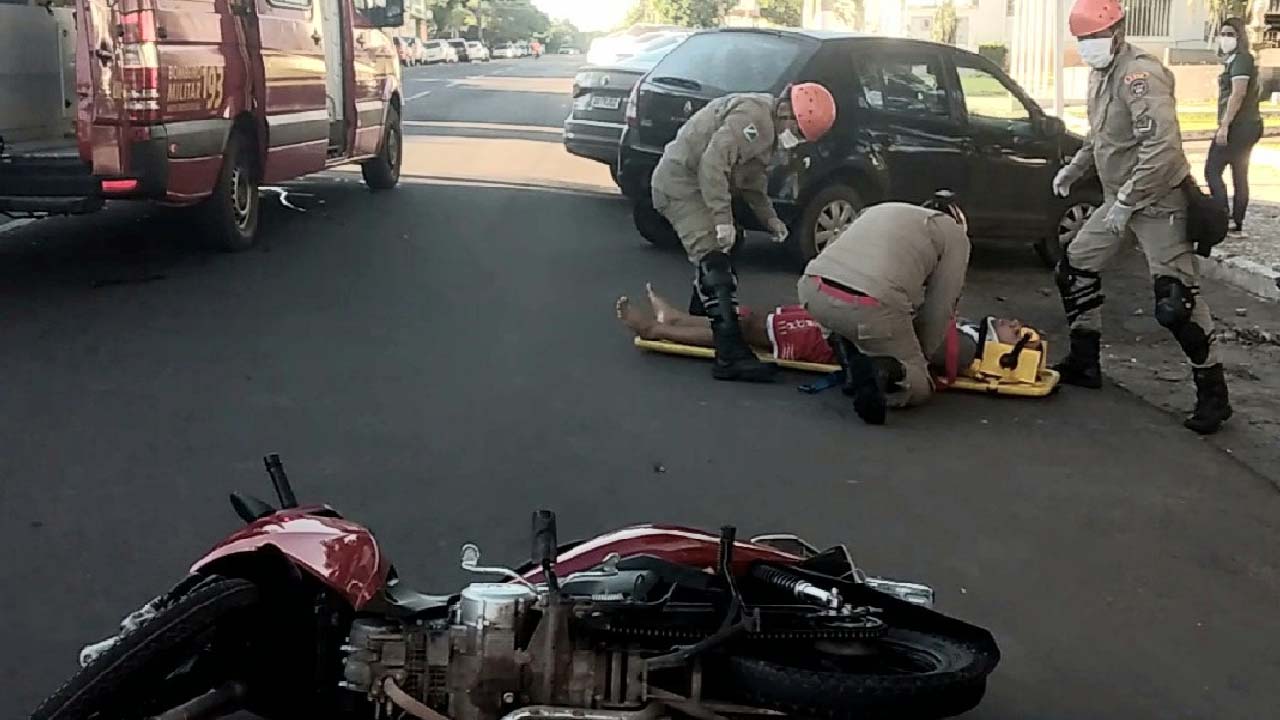 Leia mais sobre o artigo Após atropelar motociclista, carro com placa da Bolívia foge sem prestar socorro no centro de Corumbá