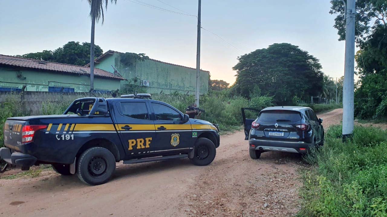 No momento, você está visualizando PRF recupera veículo roubado após motorista fugir de abordagem no pedágio em Corumbá