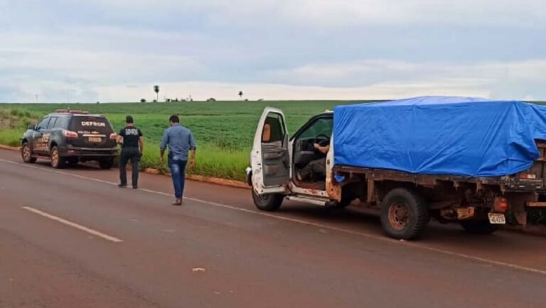 Em abordagem a caminhonete, Defron apreende mais de 3 toneladas de maconha
