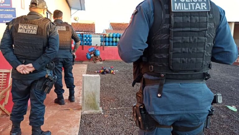 Homem é morto após invadir comércio e avançar sobre PM com facão