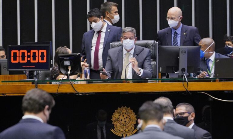 Texto base da PEC Emergencial é aprovado em segundo turno na Câmara