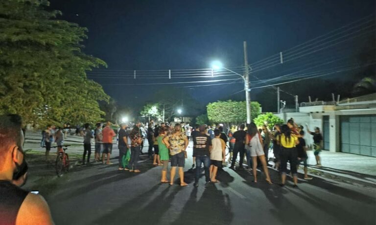 Após edição de decreto, comerciantes protestam contra medidas restritivas em Corumbá