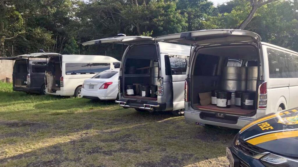 Produtos utilizados para refino da cocaína são apreendidos pela PRF na BR-262 3 apreensao2