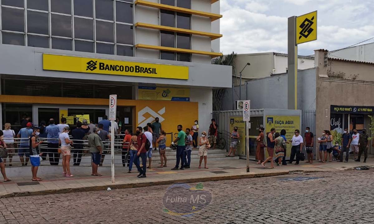Você está visualizando atualmente Comissão da Câmara pede medidas para evitar aglomeração nas filas de banco em Corumbá