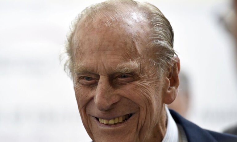 Príncipe Philip morre aos 99 anos