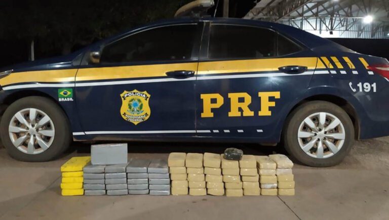 Flagrados transportando entorpecentes, mãe e filho são detidos pela PRF na BR-262