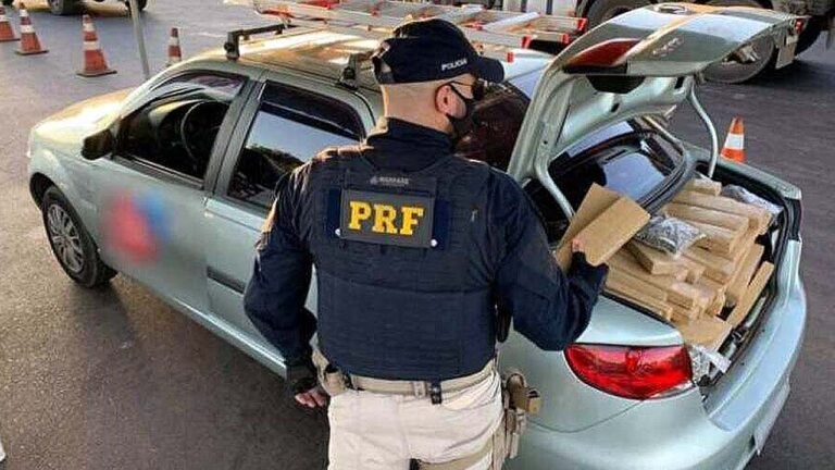 Casal é preso transportando mais de meia tonelada de maconha na BR-262