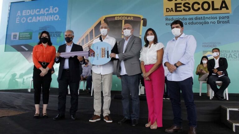 Emendas da Deputada Bia Cavassa possibilitam entrega de ônibus escolares em seis cidades de MS
