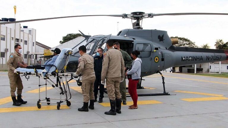 Em menos de 24 horas Marinha resgata idoso e criança em atendimento no Pantanal