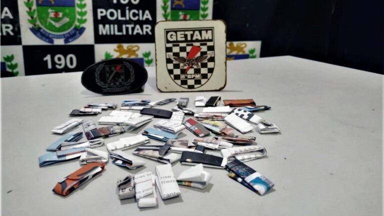 Duas pessoas são presas pelo GETAM após denúncia de tráfico de drogas