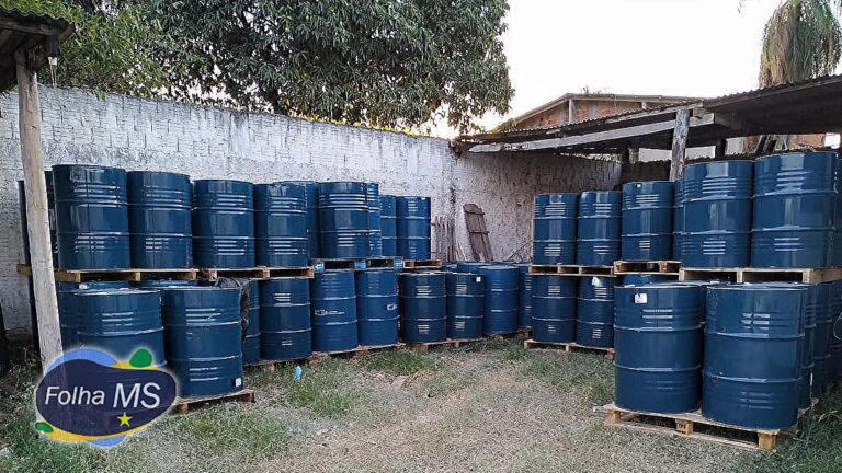 PF apreende 21 mil litros de produto usado no refino de cocaína em Corumbá