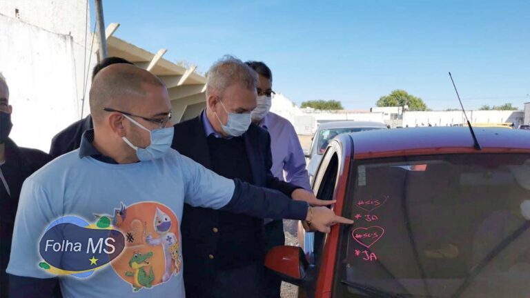 Secretário estadual de saúde acompanha abertura da vacinação em massa em Corumbá