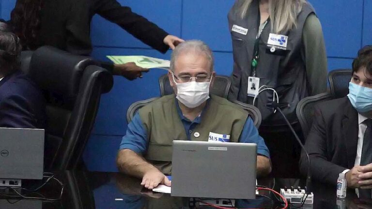 Ministro das Saúde diz que vai discutir inclusão de adolescentes na vacinação contra covid-19