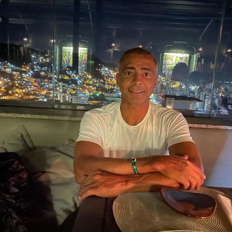 Justiça determina leilão de lancha, casa e dois carros de luxo de Romário