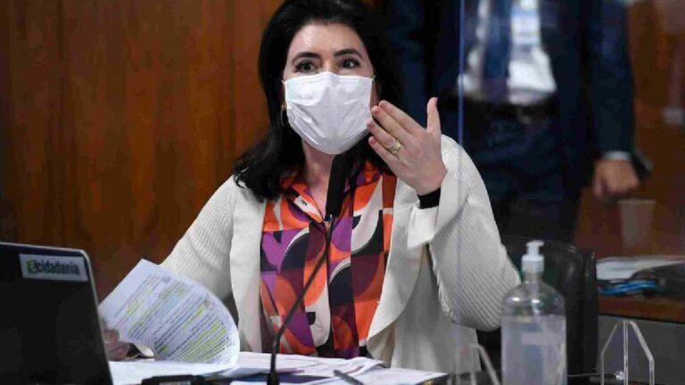 ‘Intimidação real’, diz Simone sobre desfile militar no dia da votação da PEC do voto impresso