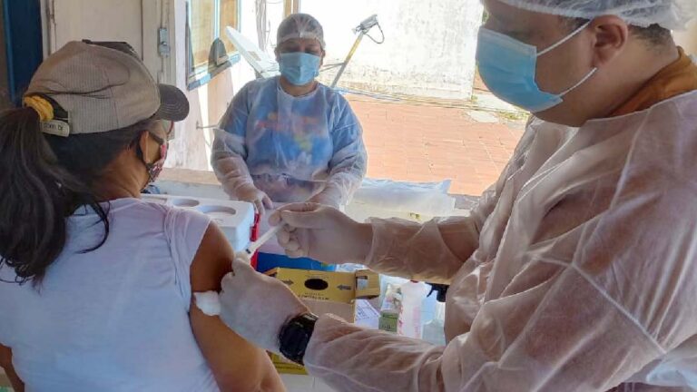 Parceria garantiu imunização a mais de 1,8 mil pessoas no Pantanal de Corumbá