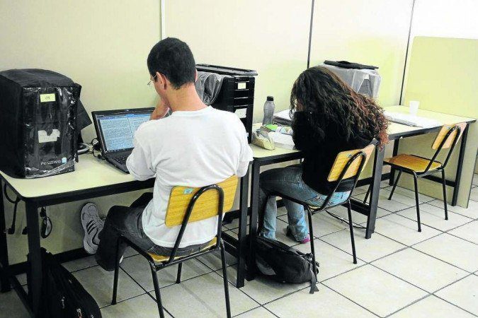 Com edição de MP, governo deixa de fornecer internet gratuita para escola pública