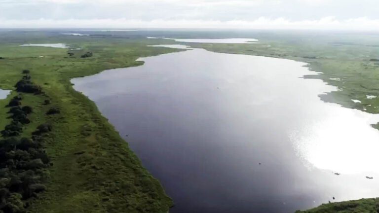 Colisão entre embarcações deixou 8 pessoas feridas; crianças seguem desaparecidas