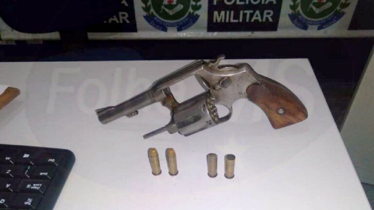 Homem é preso após efetuar disparos e tentar fugir da PM na parte alta de Corumbá