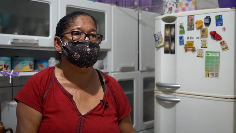 'Saga' de desempregada de 62 anos por carne acaba com 3 quilos de carcaça e pele por R$ 12 5 121060518 frame8