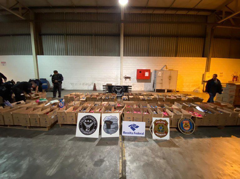 PF encontra cinco toneladas de cocaína em caixas de sabão no RJ