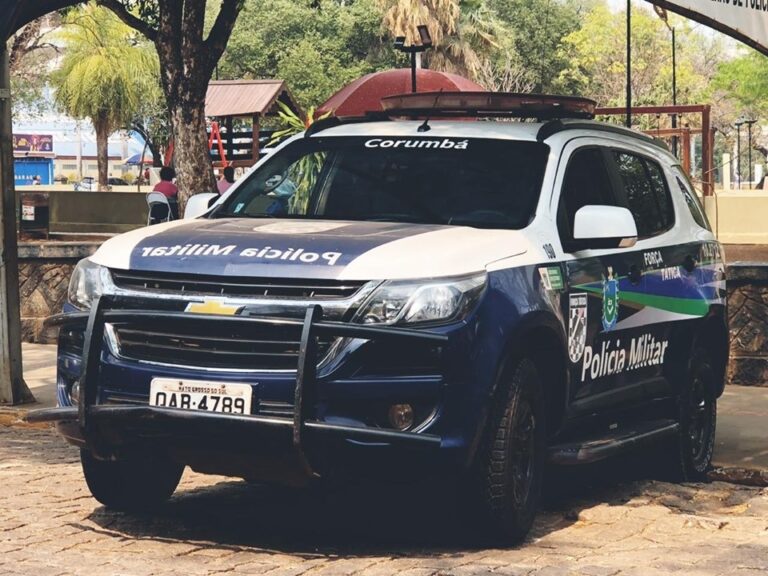 Flagrado por câmeras de segurança, homem é preso por furtar fiação de escola