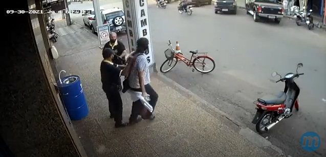 Ambulante é baleado por segurança de rua na fronteira