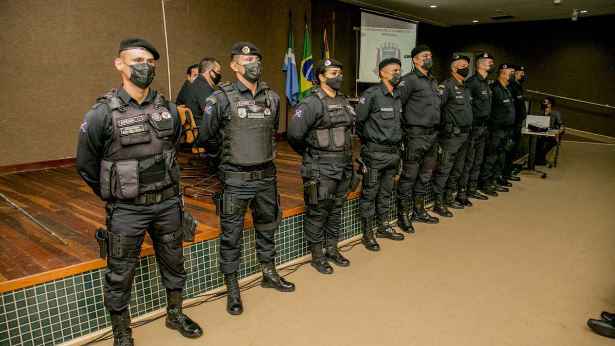 Você está visualizando atualmente 37 Agentes da Guarda Municipal recebem porte e armamento para atuação em Corumbá