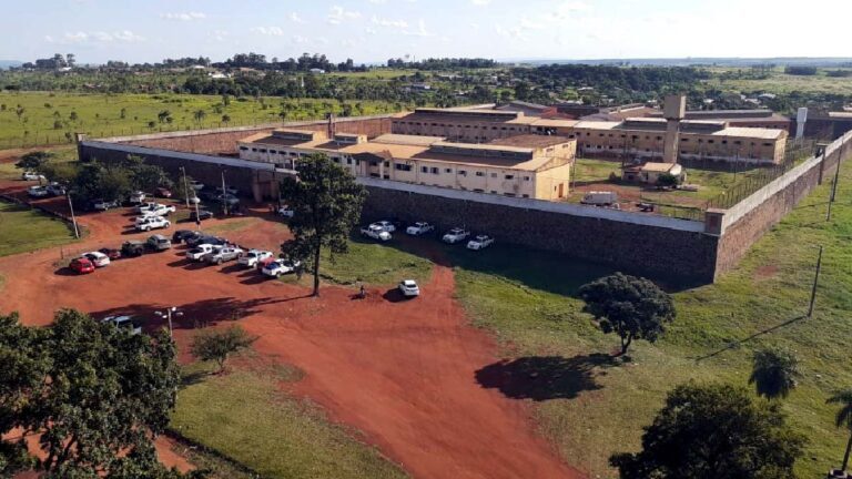 Após encontrar “cela VIP” justiça paraguaia ordena fechamento de presídio na fronteira
