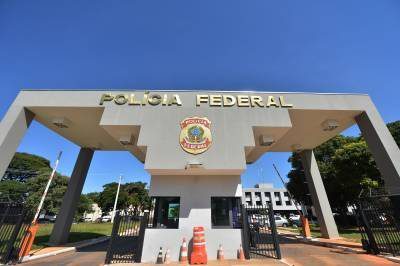 Bolsonaro pode baixar decreto para chamar até 3 mil aprovados na PF e na PRF