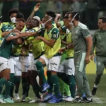 Palmeiras atropela o Atlético-GO no Allianz e chega à sexta vitória seguida no Brasileiro