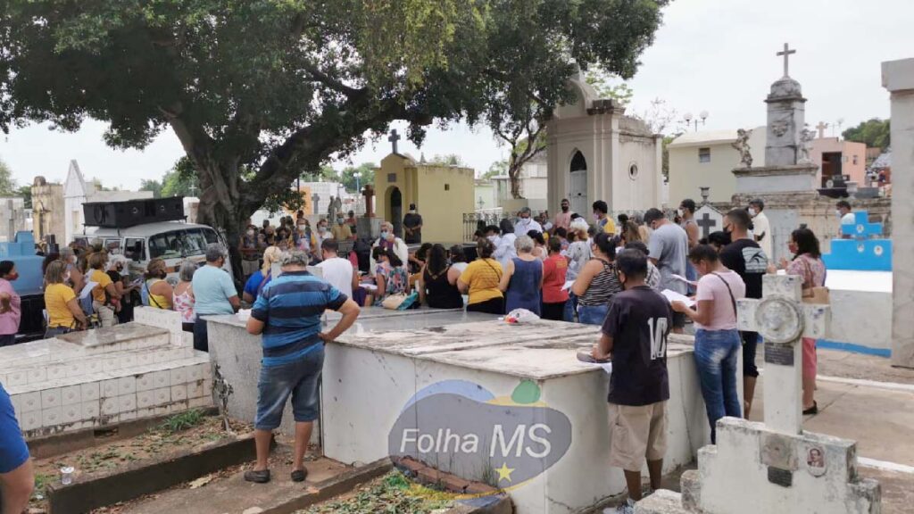 Dia de Finados tem grande movimentação nos cemitérios de Corumbá e Ladário 2 Cemiterio santa cruz2