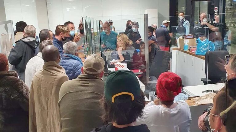 Holanda isola 61 viajantes da África do Sul diagnosticados com covid