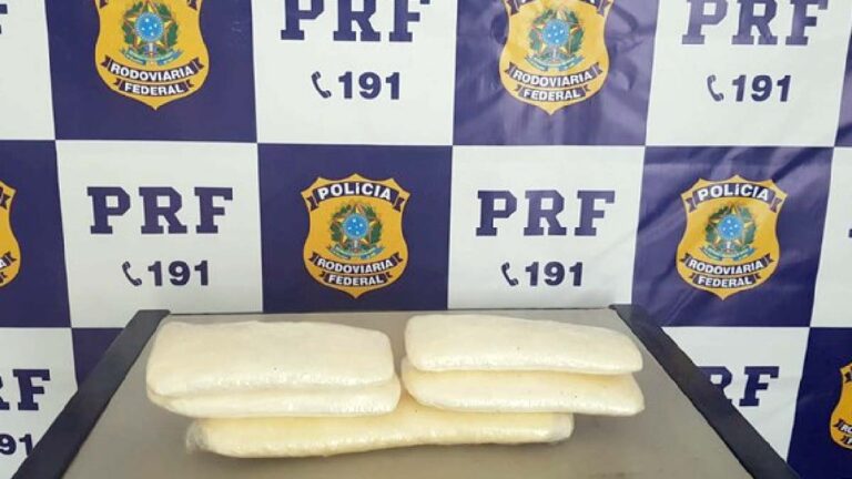 Boliviano é preso pela PRF com 1kg de cocaína presa no corpo