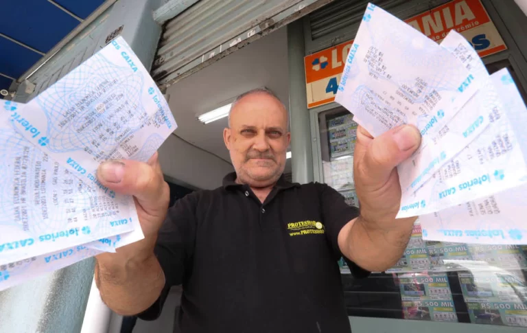 Brasileiros batem recorde de apostas na loteria em meio a crise