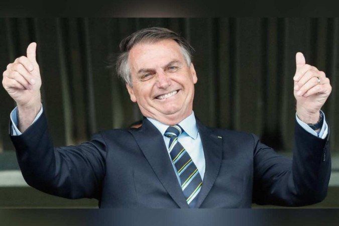 Bolsonaro terá que tomar vacina ou apresentar PCR para posse de Mendonça