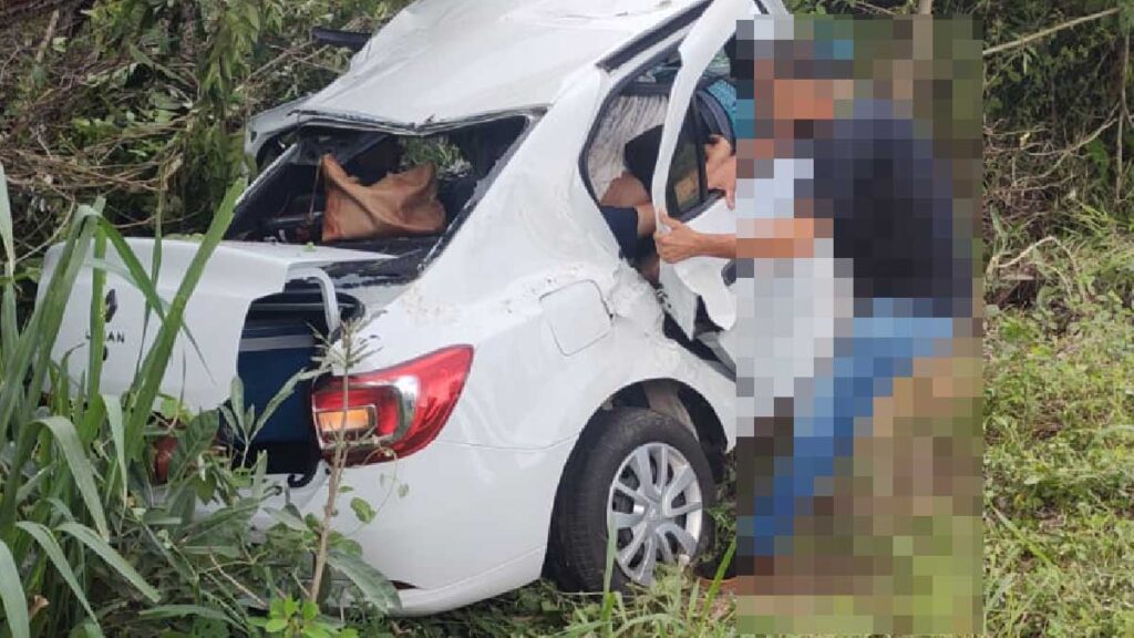 Duas pessoas morrem e outras duas ficam feridas em acidente na BR-262 3 acidnete br3 1 acidente na BR-262