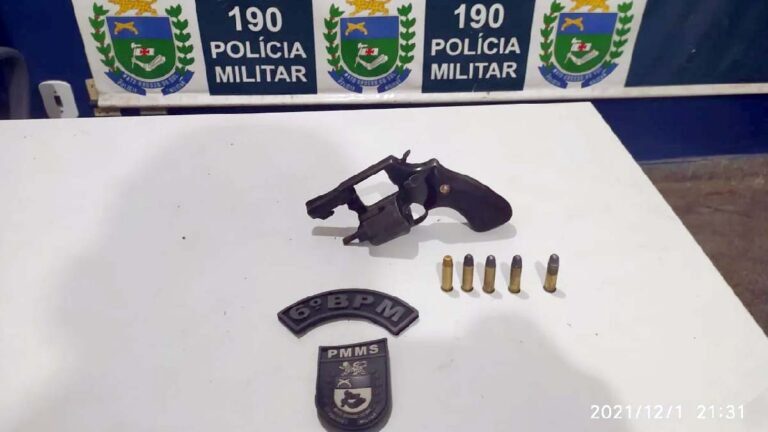 Motociclista é detido ao ser flagrado em posse de arma de fogo no bairro Nova Corumbá