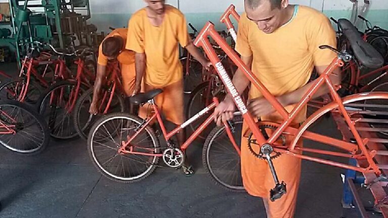 Estudantes carentes ganham bicicletas reformadas na Penitenciária de Três Lagoas