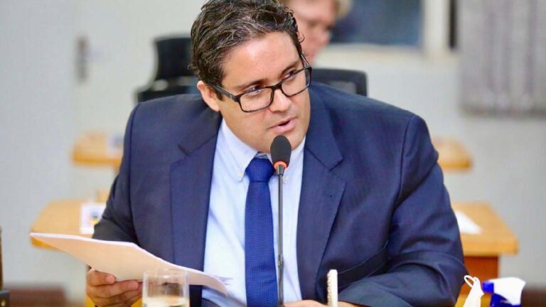 Vereador cobra solução para o problema de falta de água no Residencial Flamboyant