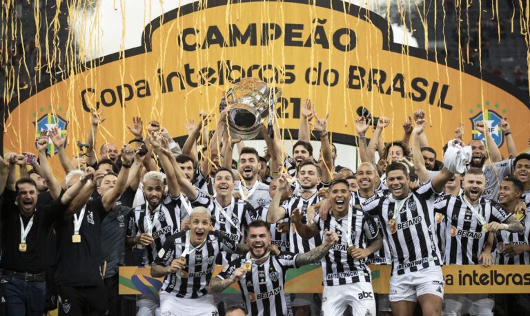 Atlético-MG vence a Copa do Brasil e conclui ano mágico