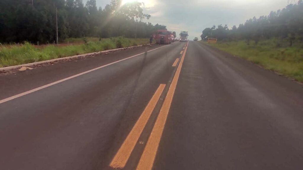 Família morre em colisão entre carro e caminhonete na BR-262 2 acidente br 262 2