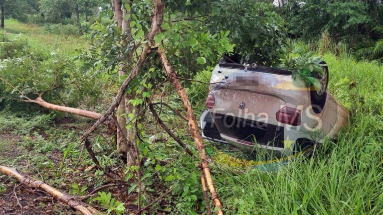 Carro com deputada Bia Cavassa capota na BR-262