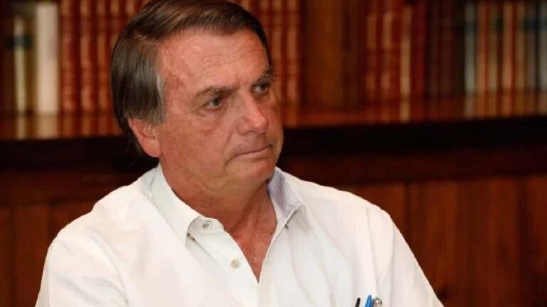 Bolsonaro critica vacinação de crianças e diz que filha não será vacinada