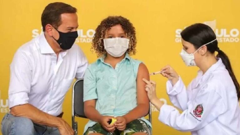 Anvisa libera CoronaVac para crianças e adolescentes entre 6 e 17 anos