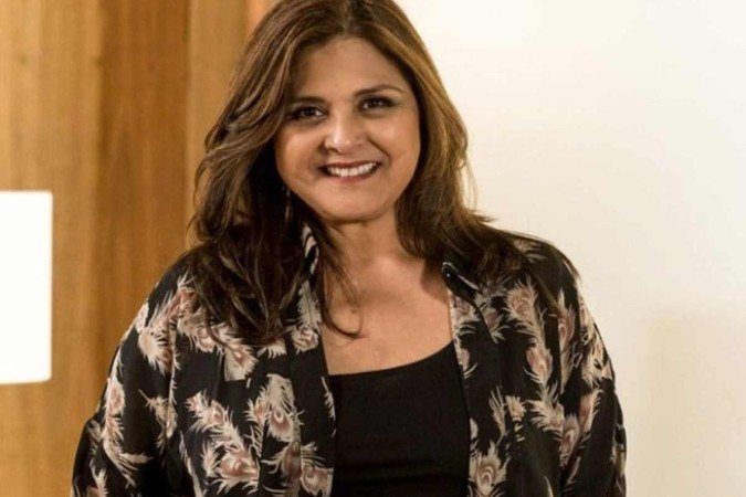 Sem vacina, atriz Elizangela é internada em estado grave com sequelas da covid-19