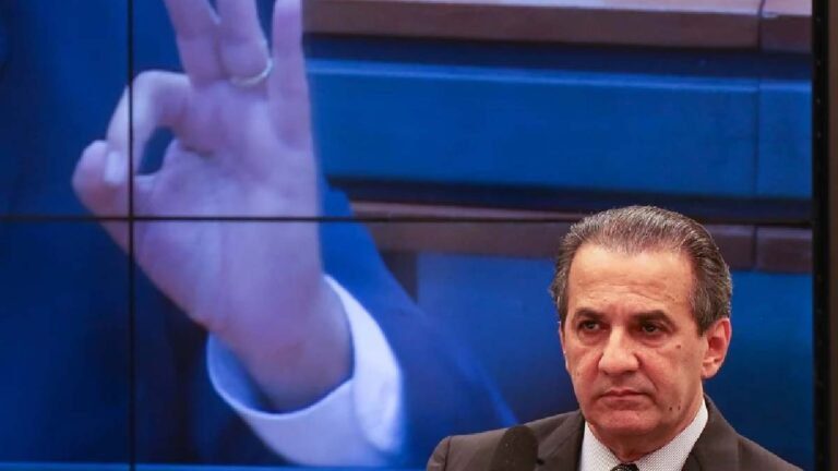 Pastor tem post removido do Twitter após atacar vacinação infantil