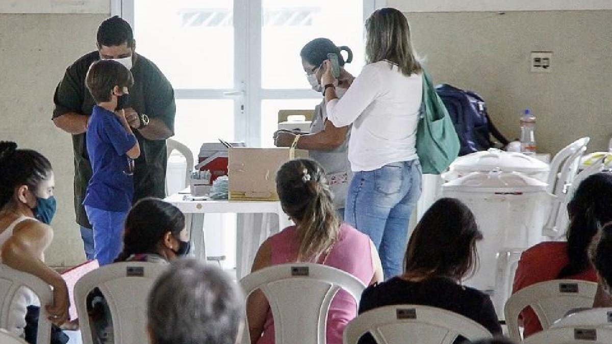 Leia mais sobre o artigo SES inicia distribuição de vacinas da Pfizer pediátrica e Coronavac aos municípios